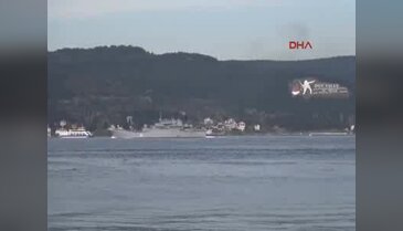 Rus savaş gemisi Çanakkale Boğazı'ndan geçti