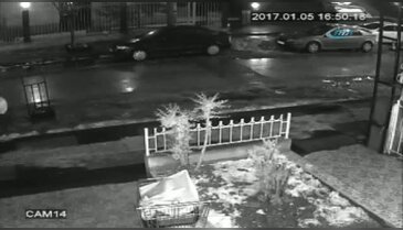 Müşteri gibi geldi, telefonu alıp gitti