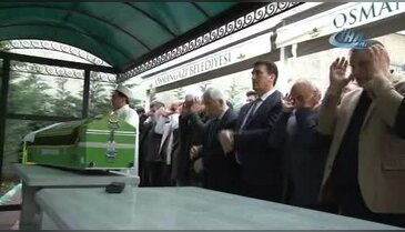 Bursa'da otomobil temizlik işçilerinin arasına daldı: 1 ölü, 2 yaralı