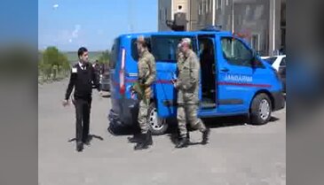 Diyarbakır'da okulda silahla kavga!