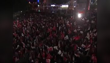 AK Parti Genel Merkezi'nde evet kutlaması