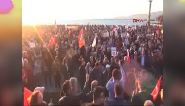 İzmir'de YSK'ya hayır protestosu