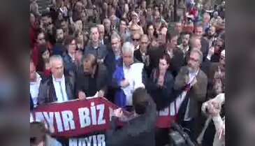 Bursa'da YSK yürüyüşüne polis engel oldu