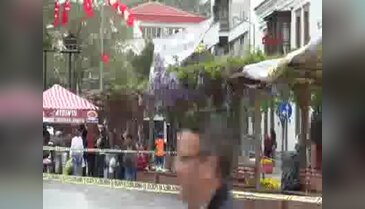 Şüpheli çantaya rağmen lokma sırasından çıkmak istemediler