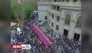 Ermenistan'da Türk Bayrağını yaktılar