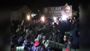 Gelibolu'daki '57. Alay Vefa Yürüyüşü'ne binlerce genç katıldı