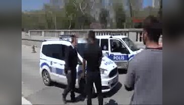Liseli kıza 'telefonlu taciz'e esnaf müdahale etti!