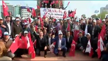 Taksim'de horonlu kutlama