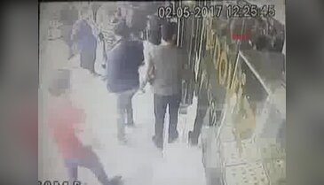 İstanbul'da çamaşır kavgası! Yaralılar var...
