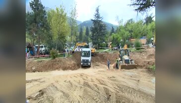 Çevrecilerin tepkisine rağmen Bursa Teferrüç'te trafik çalışmaları sürüyor