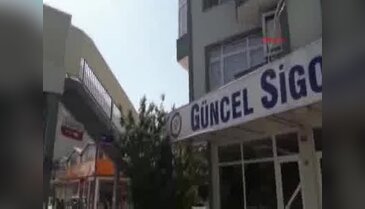 Evinin içi gözüktüğü için üstgeçit yıkılacak