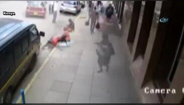 Kadın sürücü yayayı böyle ezdi