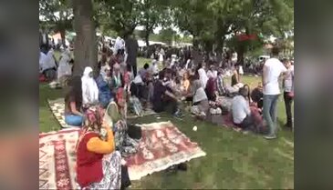 'Gönüllerinin Sultanı'nı bulmak için o sokağa koştular