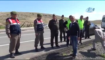 Bursa plakalı yolcu otobüsü tarlaya girdi: 10 yaralı