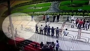 Hipodromda uçan tekmeli saldırı
