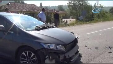 Bursa'da okul müdürü okul önünde kaza yaptı: 2 yaralı
