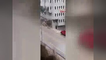 Ali Ağaoğlu'nun Bursa Uludağ'daki otelinin kaçak bölümleri yıkılıyor