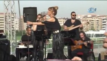 Gülben Ergen'den Bursa'da konser