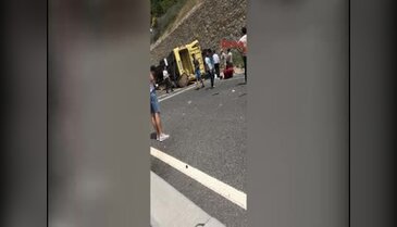 Marmaris'te tur otobüsü devrildi