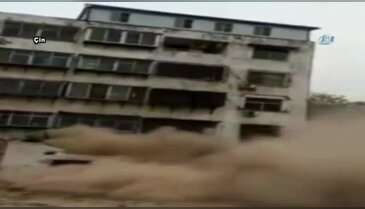 Su kulesi işçilerin üzerine çöktü