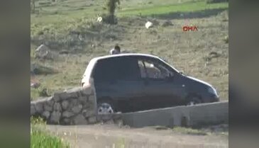 Kızını rehin aldı, polisten eşinin gelmesini istedi
