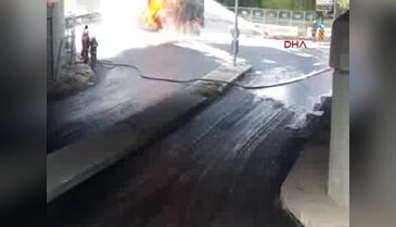 Adliye önünde doğalgaz borusu patladı