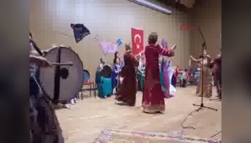 Bursa Nilüfer Kadın Korosu İtalyanlara kına yaktı