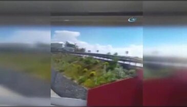 Beton mikseri kavşaktan böyle düştü