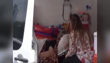 Ambulansta boşandılar!