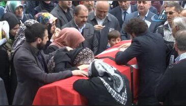 Bursa'da kalp krizi geçiren öğretim üyesi son yolculuğuna uğurlandı