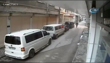 Park halindeki 22 aracın lastiği kesildi