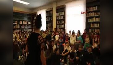 Şevval Sam Bursa'da çocuklara Orhan Kemal öyküleri okudu