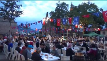 Bursa'da Ramazan'ın bereketi Emir Sultan'da yaşanıyor