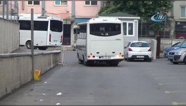 Bursa'da 2 emniyet müdürünün de olduğu 21 FETÖ şüphelisi adliyeye sevk edildi