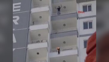 Ne bulduysa 14'üncü kattan attı