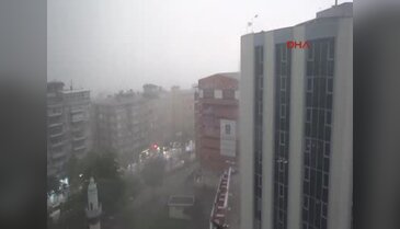 Bursa'yı sel ve şiddetli fırtına vurdu