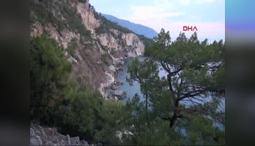 Kayalıklara düşen üniversiteli 8 saatte kurtarıldı