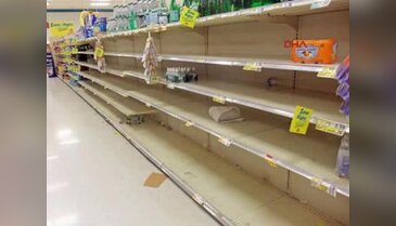 Katar'da halk marketlere hücum etti!