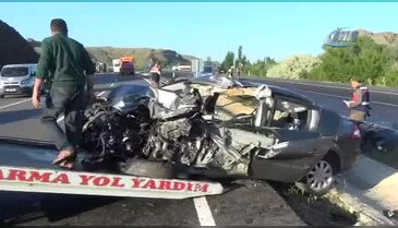 Otomobil TIR'la çarpıştı! 1 ölü, 2 yaralı