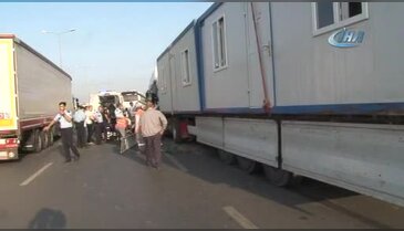 Rus turistleri taşıyan otobüsle TIR çarpıştı: 6 yaralı