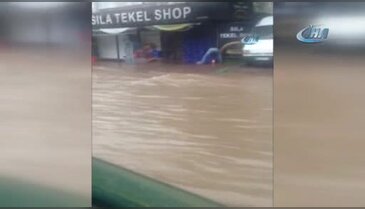 Bursa sağanak yağışa teslim oldu