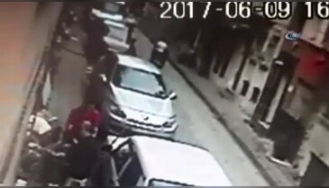 Kumkapı'daki binanın çökme anı kamerada