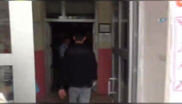 LYS'ye geç kalınca gözyaşları içinde sınav belgesini çöpe attı