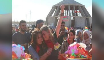 'Kırmızı fularlı' terörist Kobani'de toprağa verildi