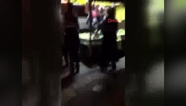 Üsküdar'da zabıta kadın seyyar satıcıyı darp etti