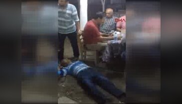 İnsanlığın bittiği an! Arkadaşları oyuna devam etti