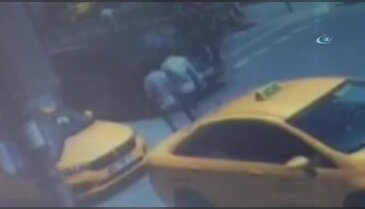 Motosiklet yaşlı adama böyle çarptı