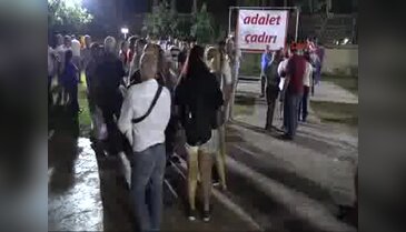 CHP'ye çadır yasağının ardından masa sandalye yasağı