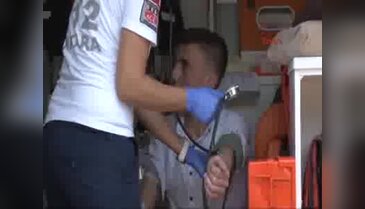 Dolmuşla otomobil çarpıştı, yaralılar var...