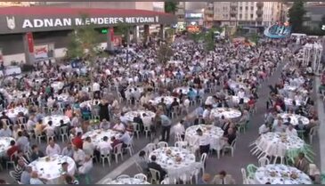 Altepe, Bursa Mustafakemalpaşa'da orucunu vatandaşlarla açtı